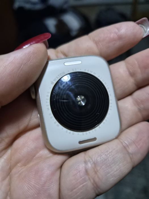 Apple Watch SE 2 Gen (2023) GPS M/L 44 мм starlight-бежевый