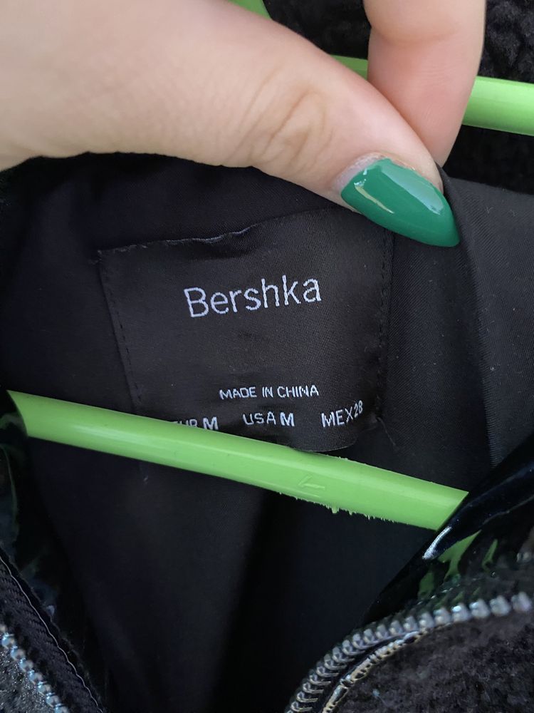 Пухен суичър Bershka