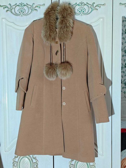 Женское зимнее пальто светло-коричневого цвета, новое, размер M