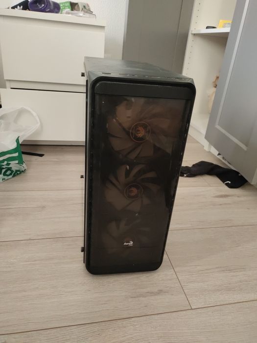 Корпус для компьютера aerocool
