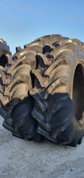 320/85R24 radiale echivalent 12.4-24 pentru incarcatoare frontale BWYX