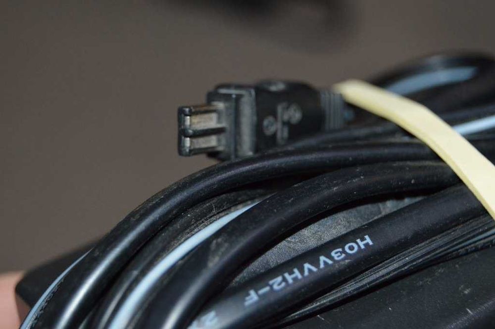 Incarcator pentru camere video Sony model AC-L10A si AC-L10B