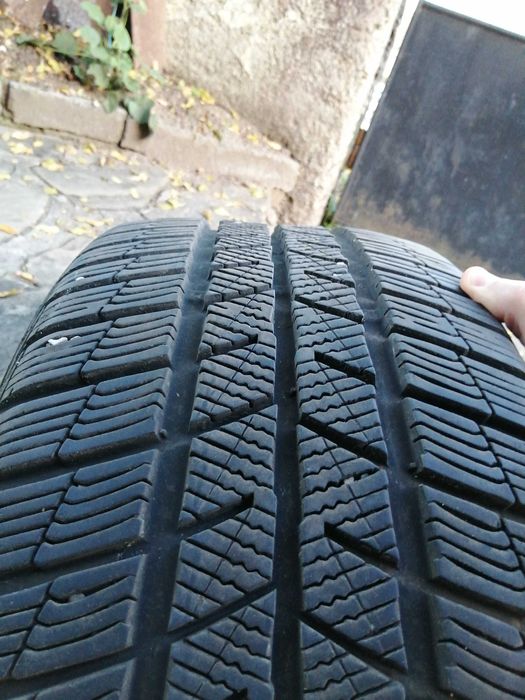 Зимни гуми Барум 225/45/17  DOT 3521. 4бр