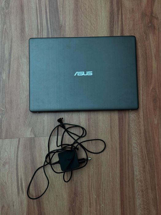 Laptopuri Asus și HP
