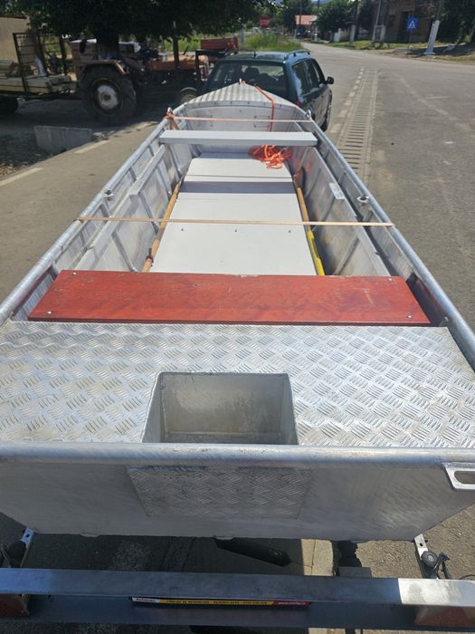 Vand barca aluminiu 5m