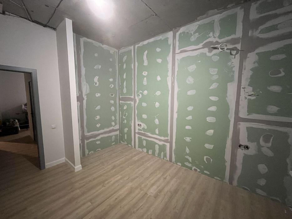 Стены из гипсокартона. Перегородки из гипсокартона. Гипсокартонщики.