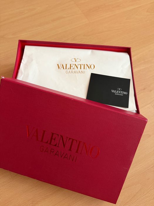 Обувки Valentino