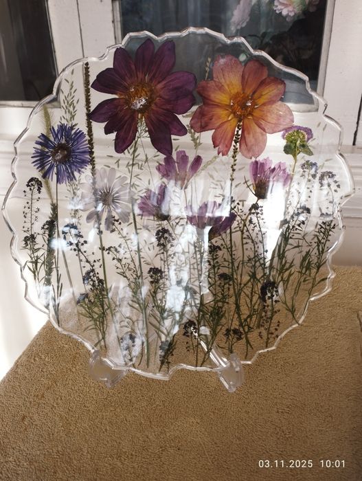 Панно картина из эпоксидной смолы с сухоцветами