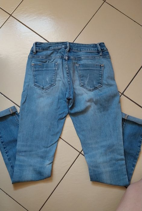 Накъсани дамски  дънки