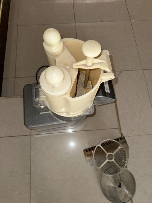 Chipsi tayyorlaydigan va sabzavotlarni turli xil shakllarda kesadigan