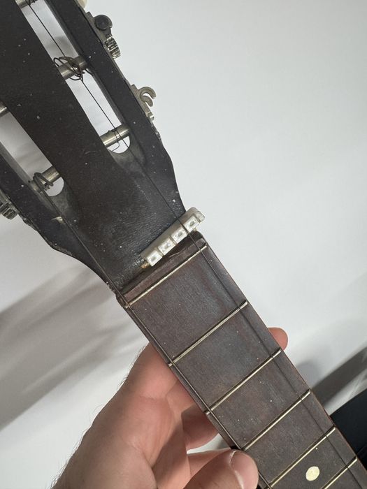 Chitara acustica maro