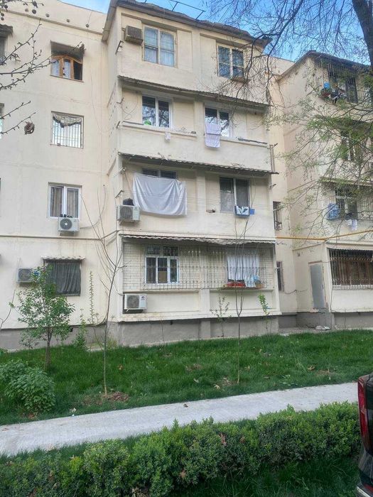 продаю 2-х комнатную квартиру массив куйлюк 4 рядом с метро