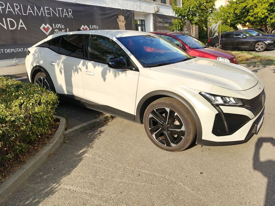Peugeot 408 Auto că nou Garanție August 2027 (9432km)
