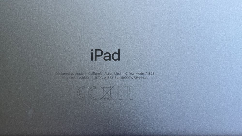 iPad 5 gen 9.7” 128gb MDM A1823