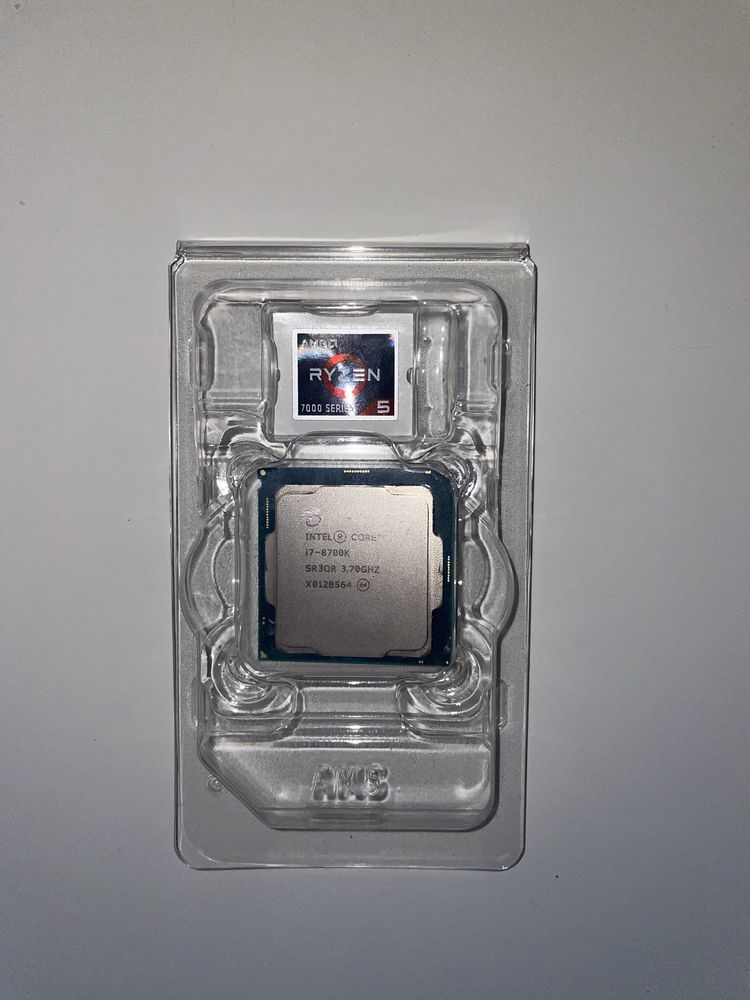 Vand kit i7 8700k 32GB Ram si placa de baza