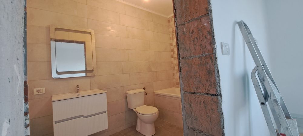 Vand casa individuala