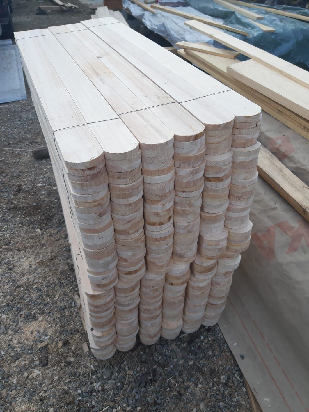 Uluca finisata gard lemn 10 cm latime 5 lei m liniar