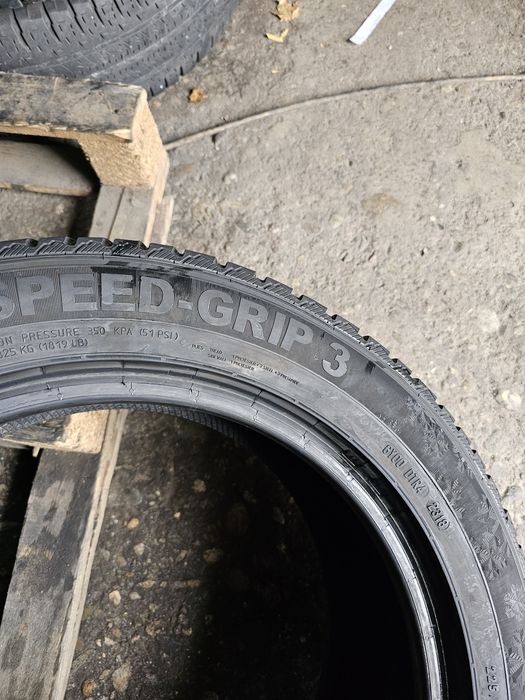 2 anvelope iarna 225 55 17 Semperit