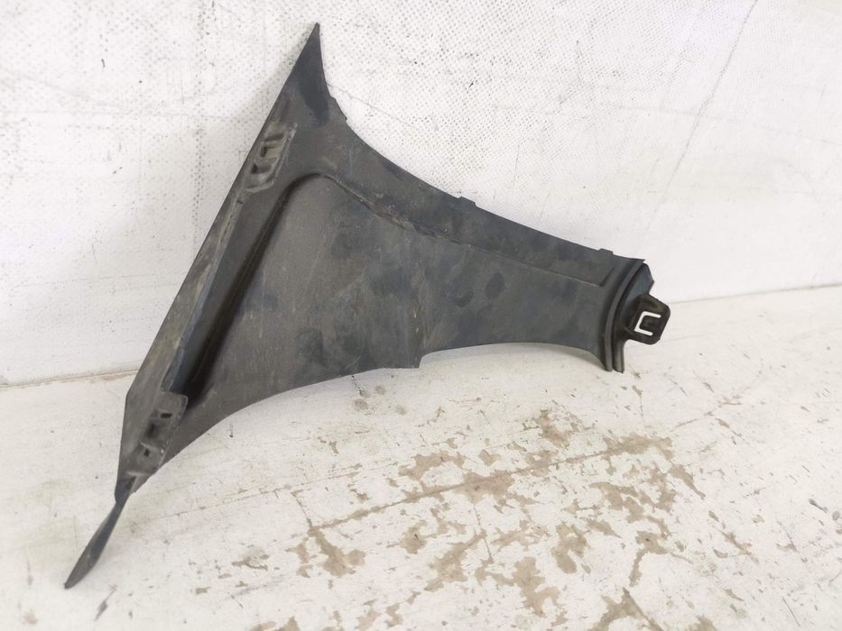 Въздухоотводител на предна дясна броня Мерцедес-Бенц ЦЛС-Клас / Merced