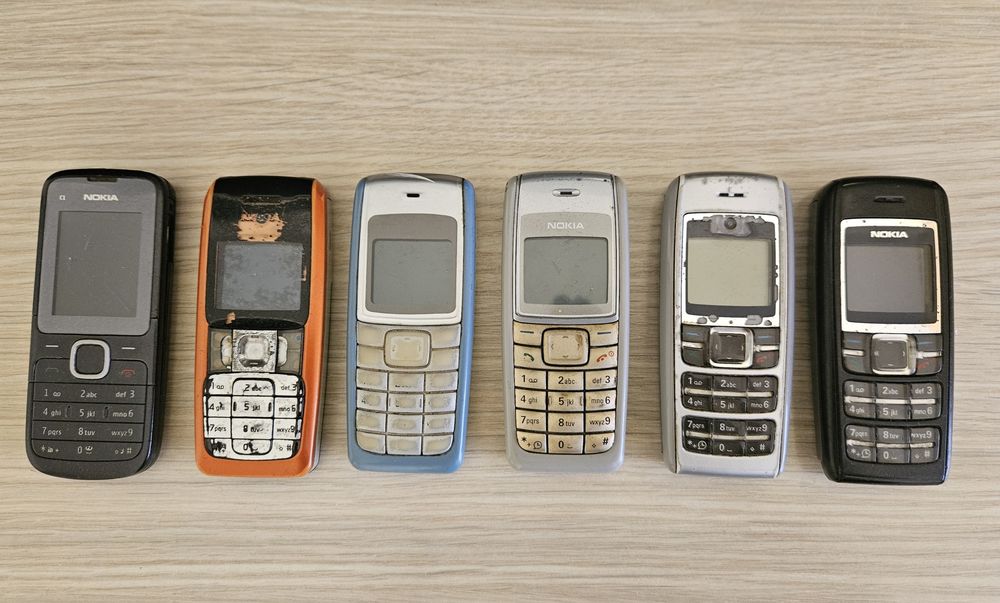 Lot telefoane pentru piese Samsung Galaxy S / Nokia butoane