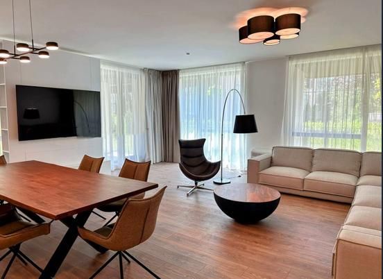 Дава се под наем Тристаен апартамент в София, Бояна - 124 кв.м за 1830 € - Снимка #1