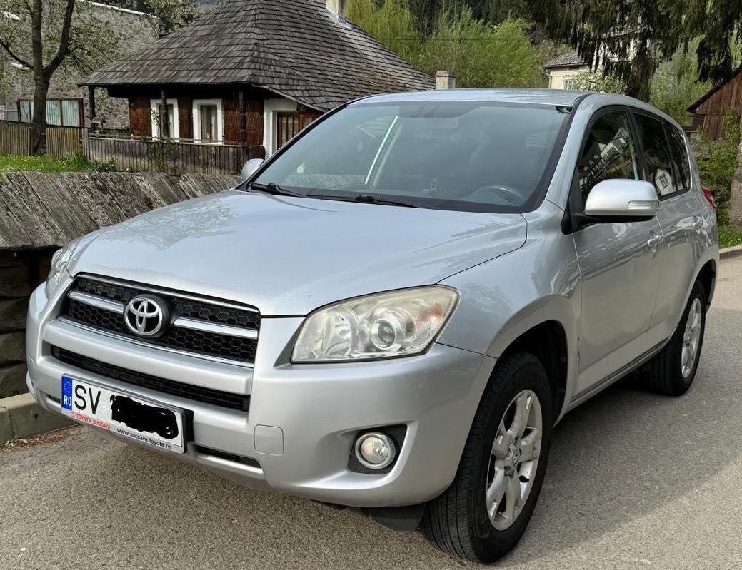 URGENT! NEGOCIABIL! Persoană fizică, vând 4X4 Toyota Rav 4 dec. 2009.