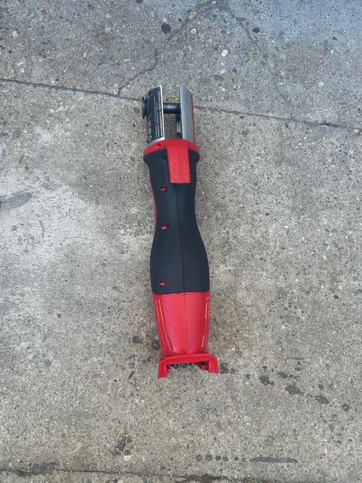 Presa sertizat Milwaukee M18 BLHPT 2024