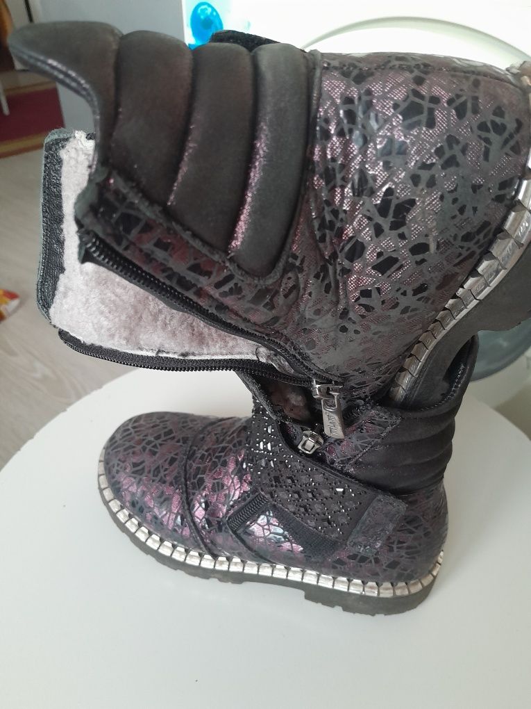 Продам б/у сапожки девочке