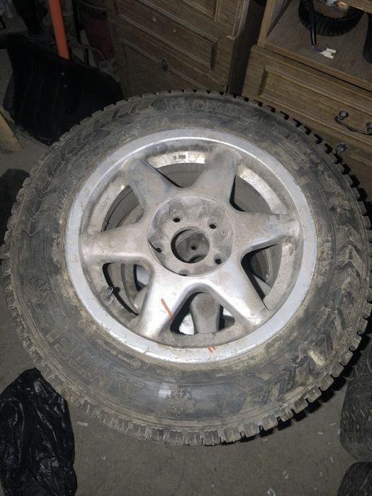 Диски с зимней резиной БМВ BMW е34