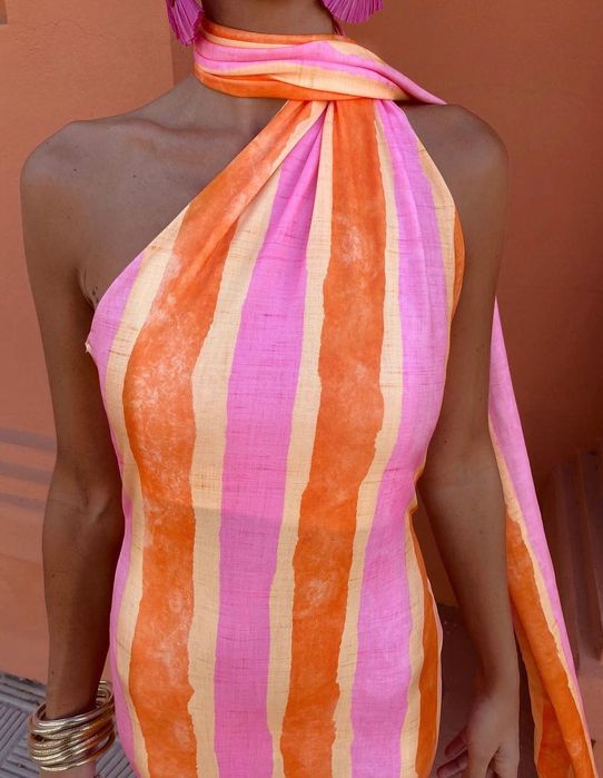 Уникална дълга рокля