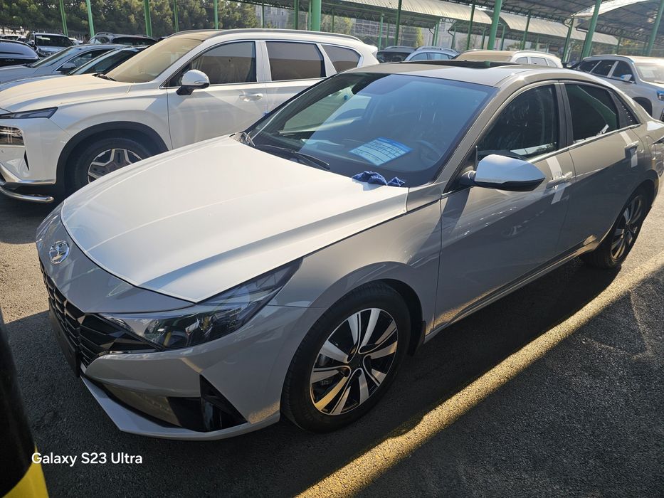 Hyundai Elantra  1.6 mator