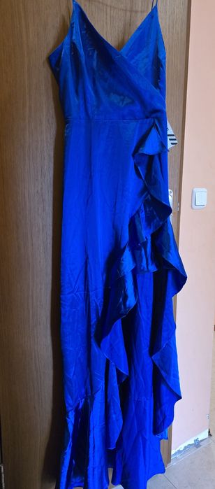 Елегантна дълга синя рокля