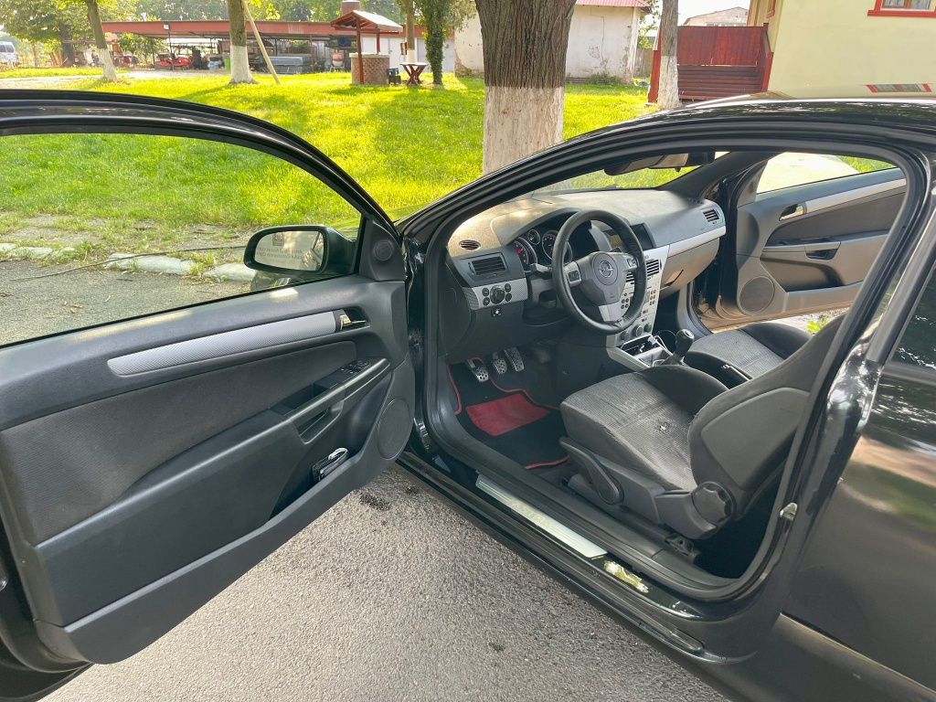 Vând Opel Astra GTC 1.6 GPL