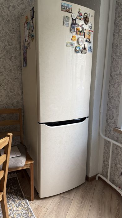 Продам холодильник