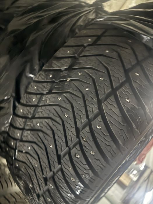 Yokohama Ice Guard 285/45/22