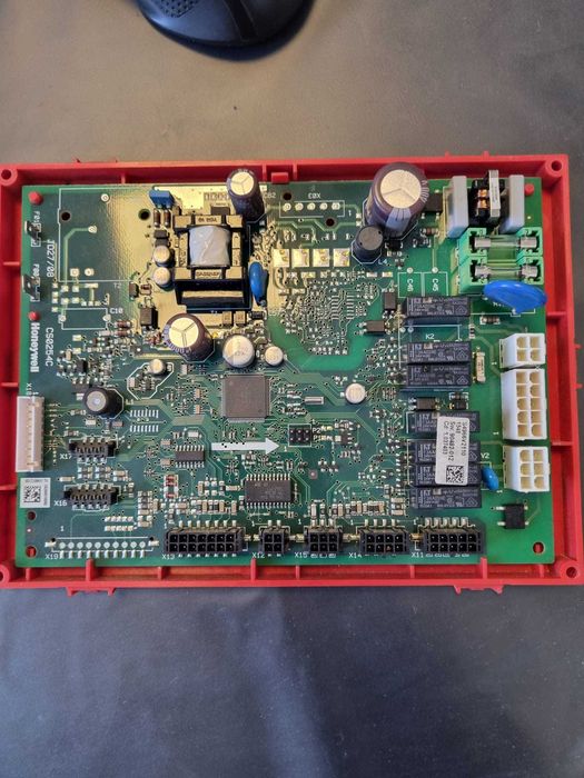 Placa centrala Honeywell S4966V2110 Immergas Victrix Pro