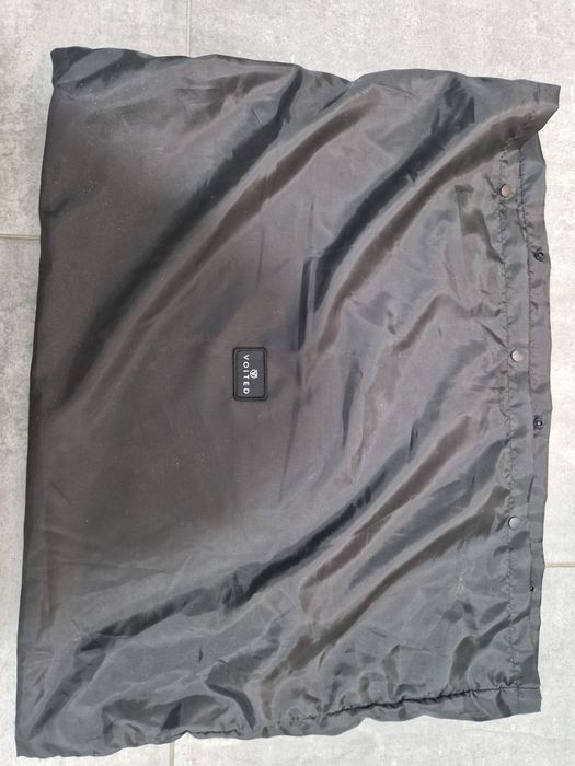 Voited poncho nou