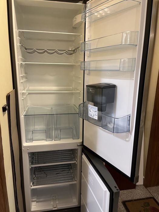 Хладилник с фризер Electrolux