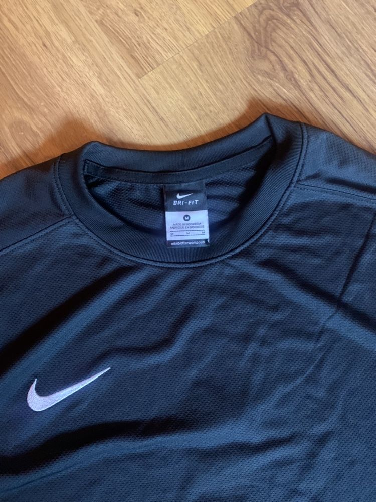 Nike DRI-FIT екипи