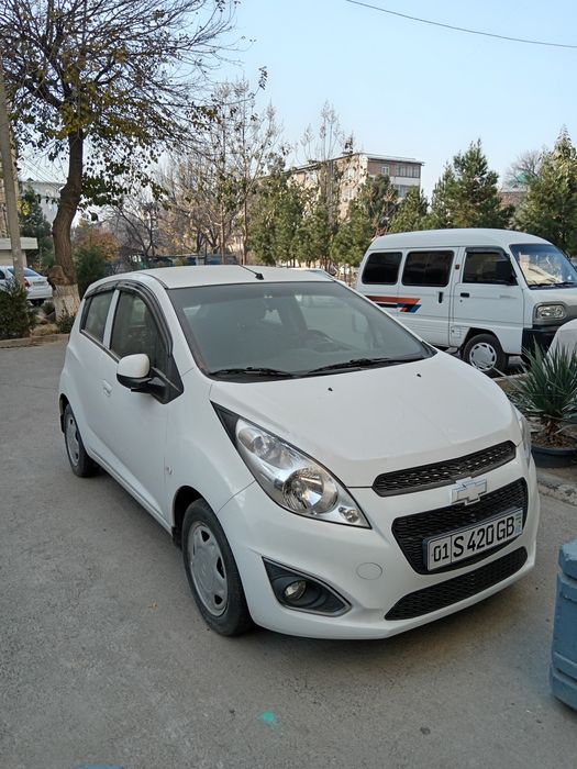 Продаётся машина Спарк