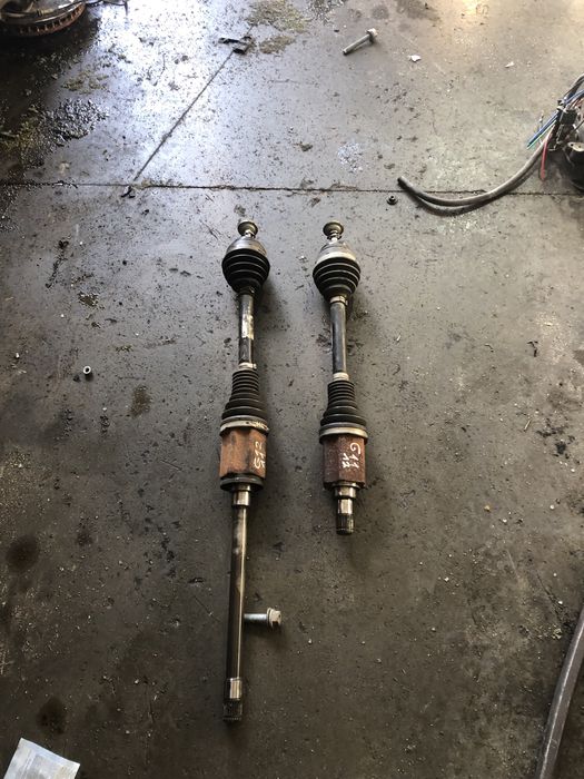 Предни полуоски бмв 7 г11/12 ( predni poluoski bmw 7 g11/12 )