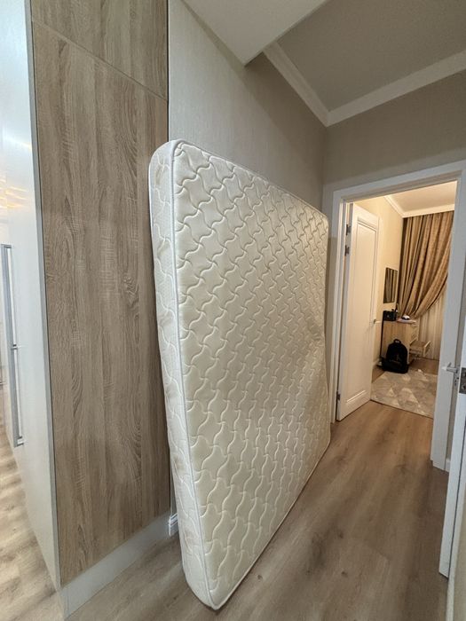 Продам Матрас 160/200