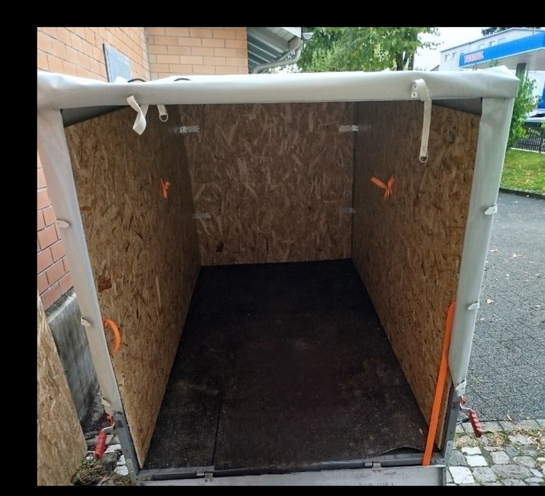 Remorca 750 kg Stema