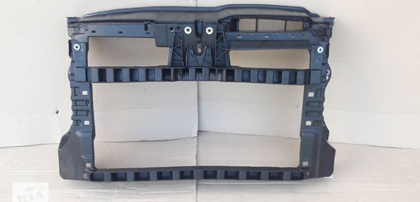 Передняя рамка Golf 6