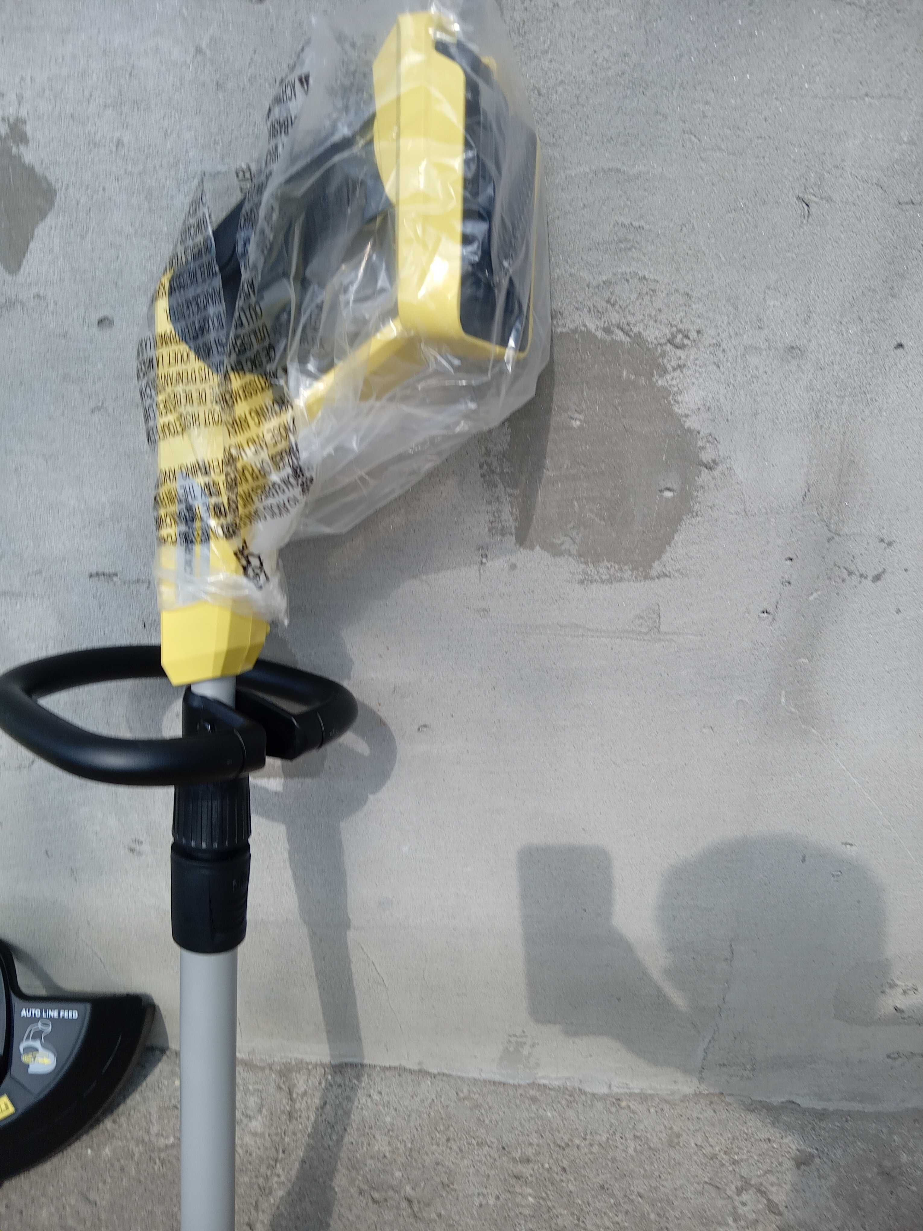 Trimmer telescopic pe baterie pentru gazon  (karcher)