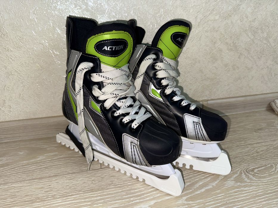 Коньки хоккейные