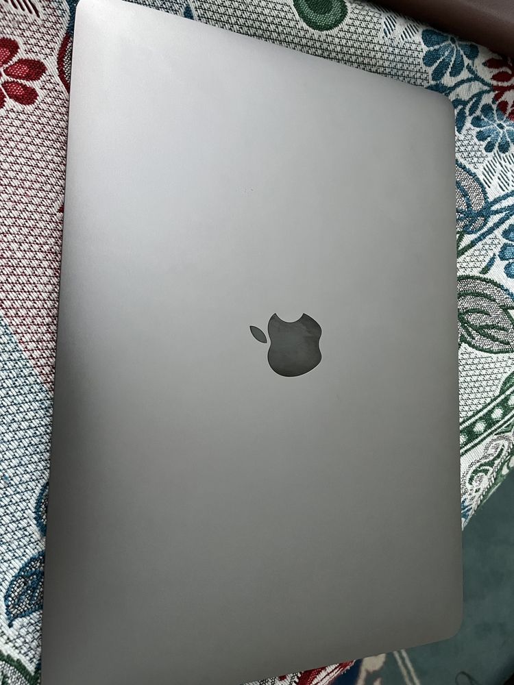 macbook pro m2 2022