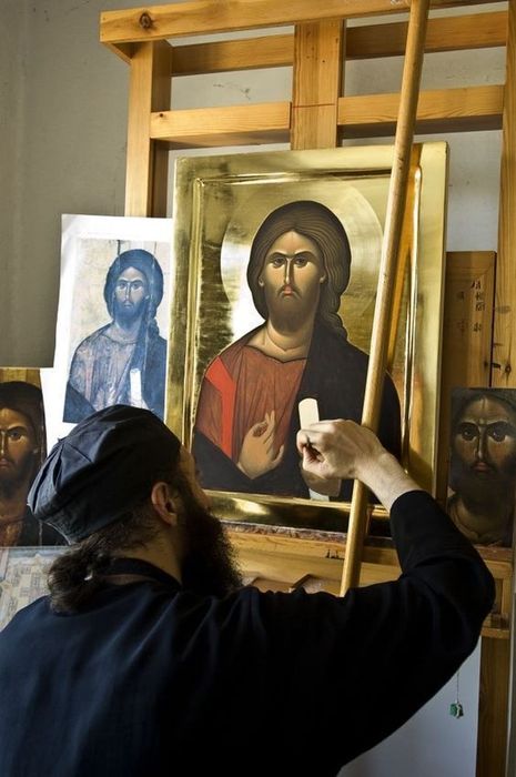 Icoane pictate la comandă
