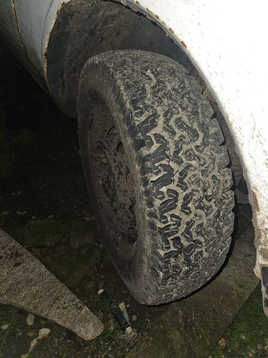 Продавам Лада Нива 1.6