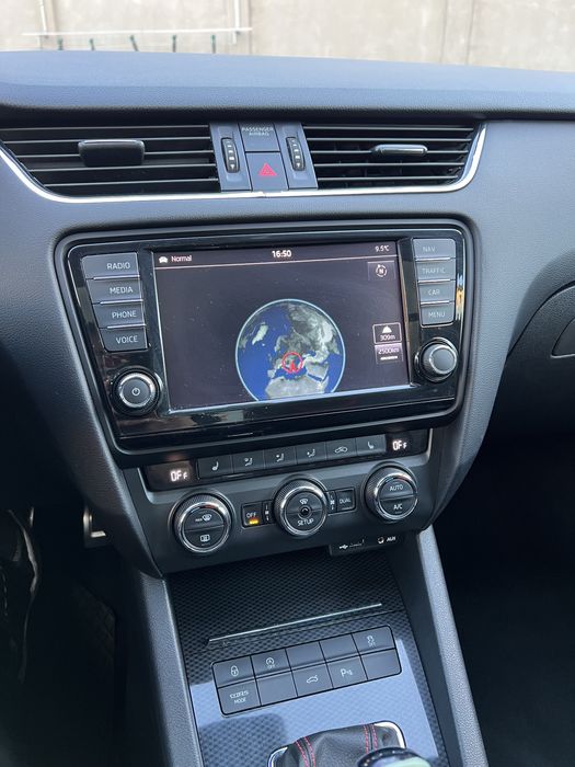 Skoda Octavia VRS 2.0 Diesel / 184 CP / DSG / KeyLess / Panorama /